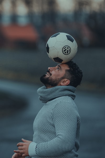 أحمد عادلنجم الأهلي السابق الذي ترك بصمة لا تُنسى